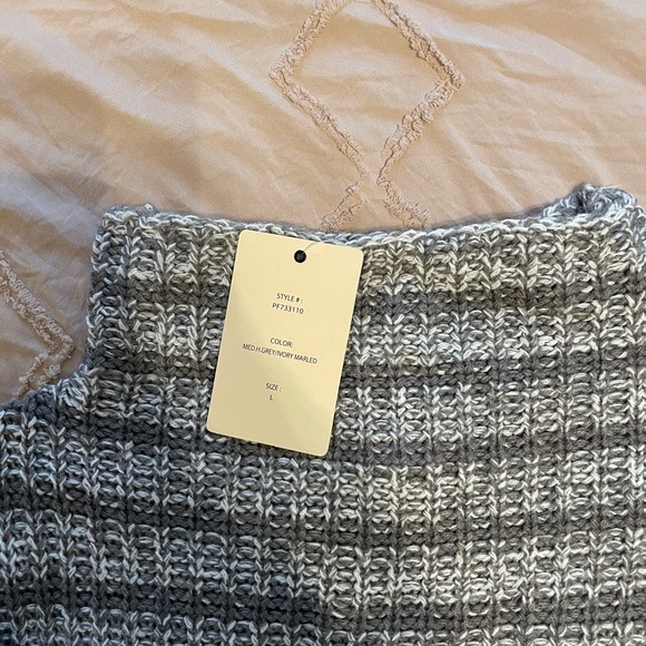 mock neck sweater - Picture 5 of 5